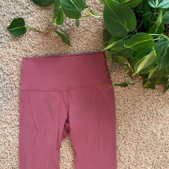Lululemon Align So Merlot 6 25" - Picture 3 of 7